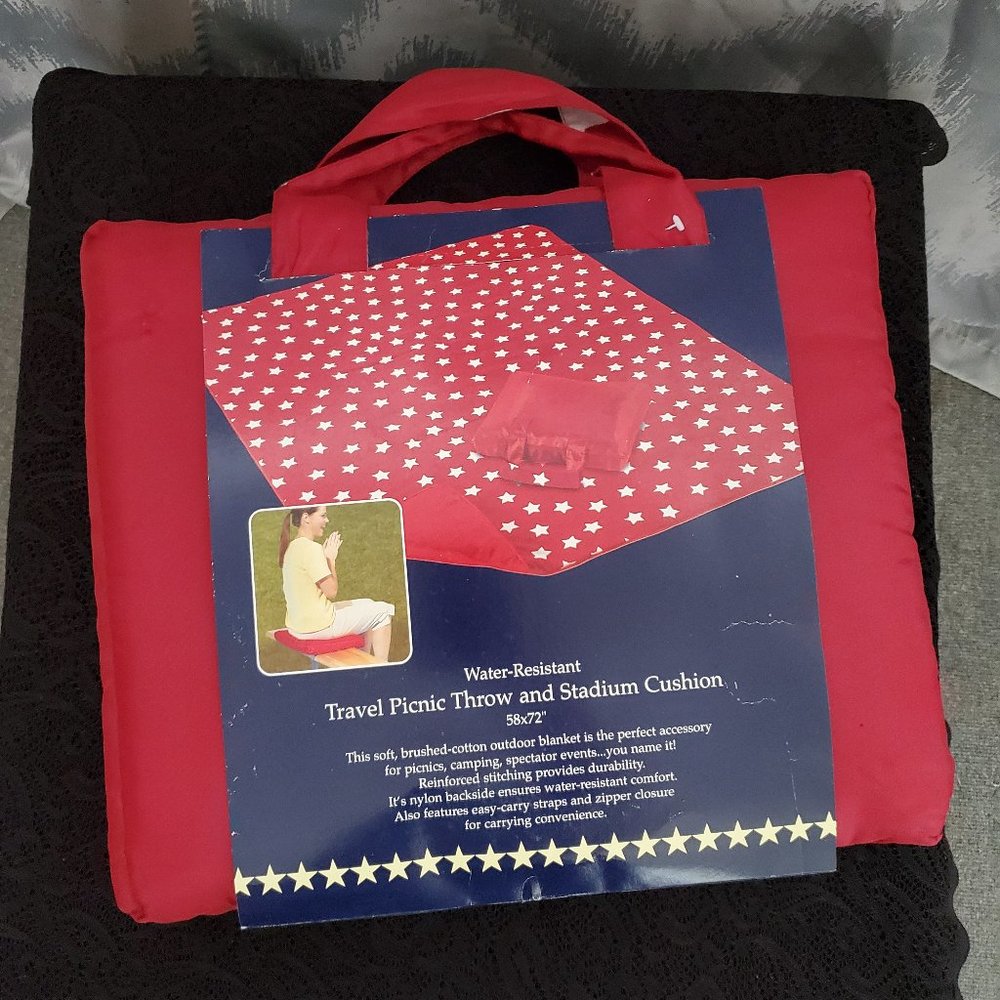 NWT Travel picnic throw & stadium cushion
